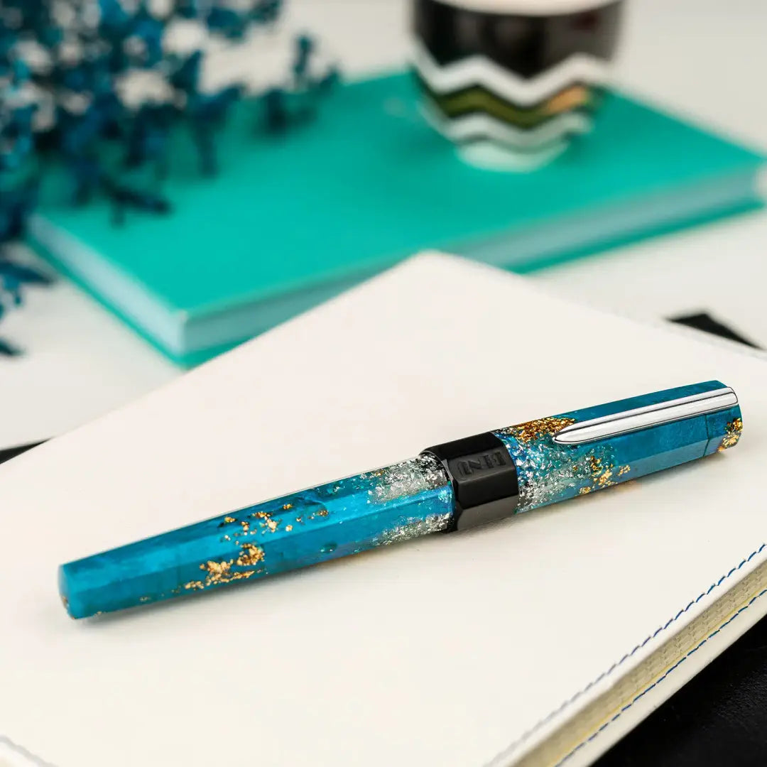 Penna stilografica BENU Euphoria gunmetal, Bora Bora