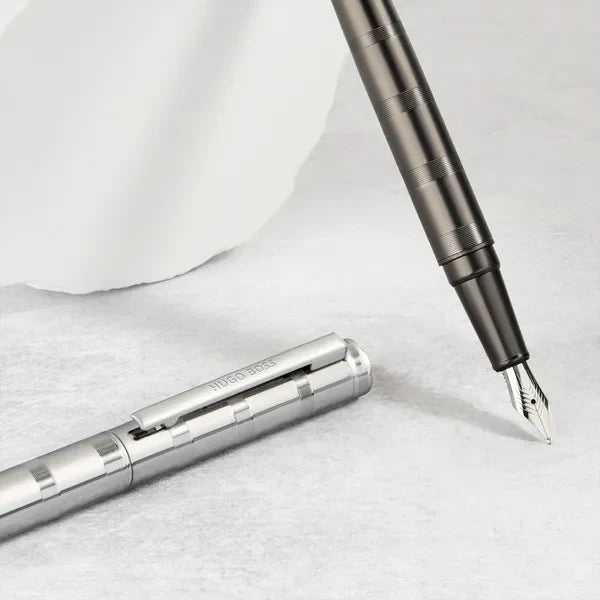 Penna stilografica HUGO BOSS Loop Stripes, cromata