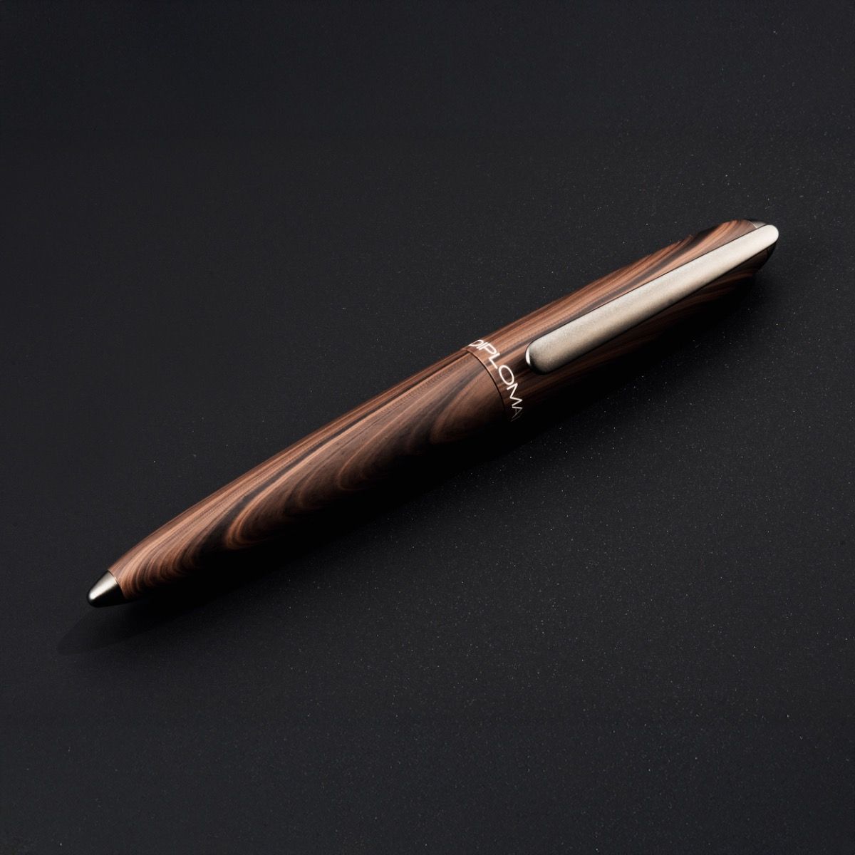 Diplomat, penna a sfera Aero, Black Forest