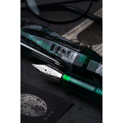 Penna stilografica BENU AstroGem gunmetal, Leto