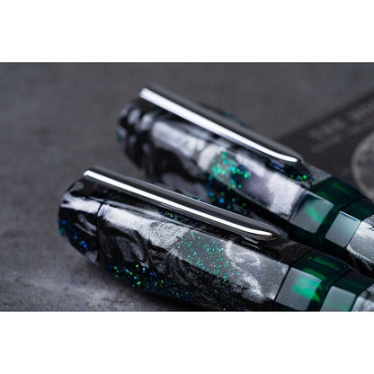 Penna stilografica BENU AstroGem gunmetal, Leto