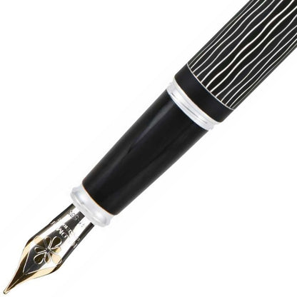 Diplomat, stylo-plume Excellence A Plus, guilloché vague, plume 14 carats, Lapis Noir