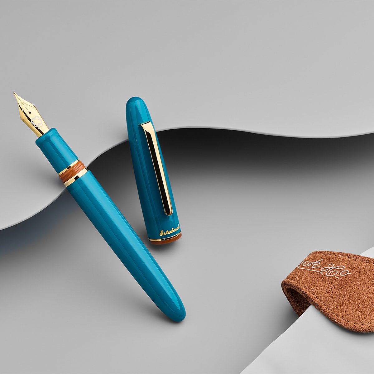 Penna stilografica Esterbrook Estie, Back to the Land, blu (Funky Lake) + clip magnetica in omaggio (portapenne e segnalibro)