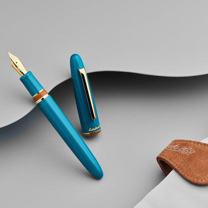 Penna stilografica Esterbrook Estie, Back to the Land, blu (Funky Lake) + clip magnetica in omaggio (portapenne e segnalibro)