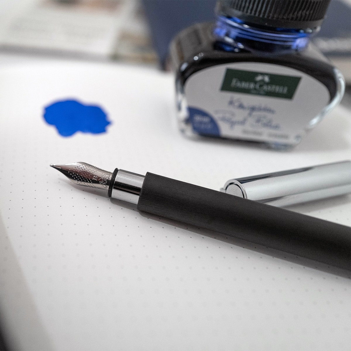 Faber-Castell, Ambition Stylo Plume Résine précieuse, noir