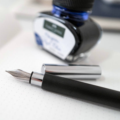 Faber-Castell, Ambition Stylo Plume Résine précieuse, noir