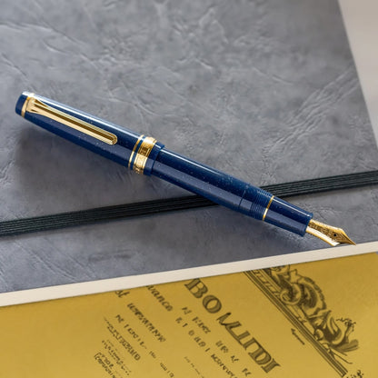 Sailor, Stylo-plume Pro Gear Slim, éd. spéciale or, plume 14 carats, Vega Dark Blue Lamé