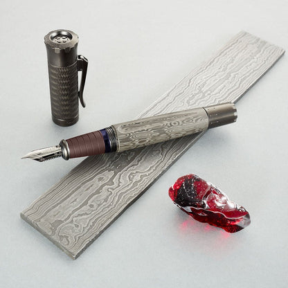 Graf von Faber-Castell, penna stilografica, Pen of the Year 2021 - Knights, 18Kt, grigio scuro