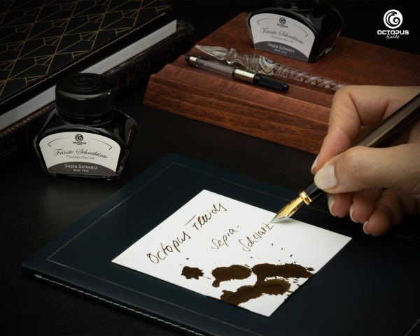 Octopus Fluids Encre d'écriture Classic Sépia Noir avec convertisseur