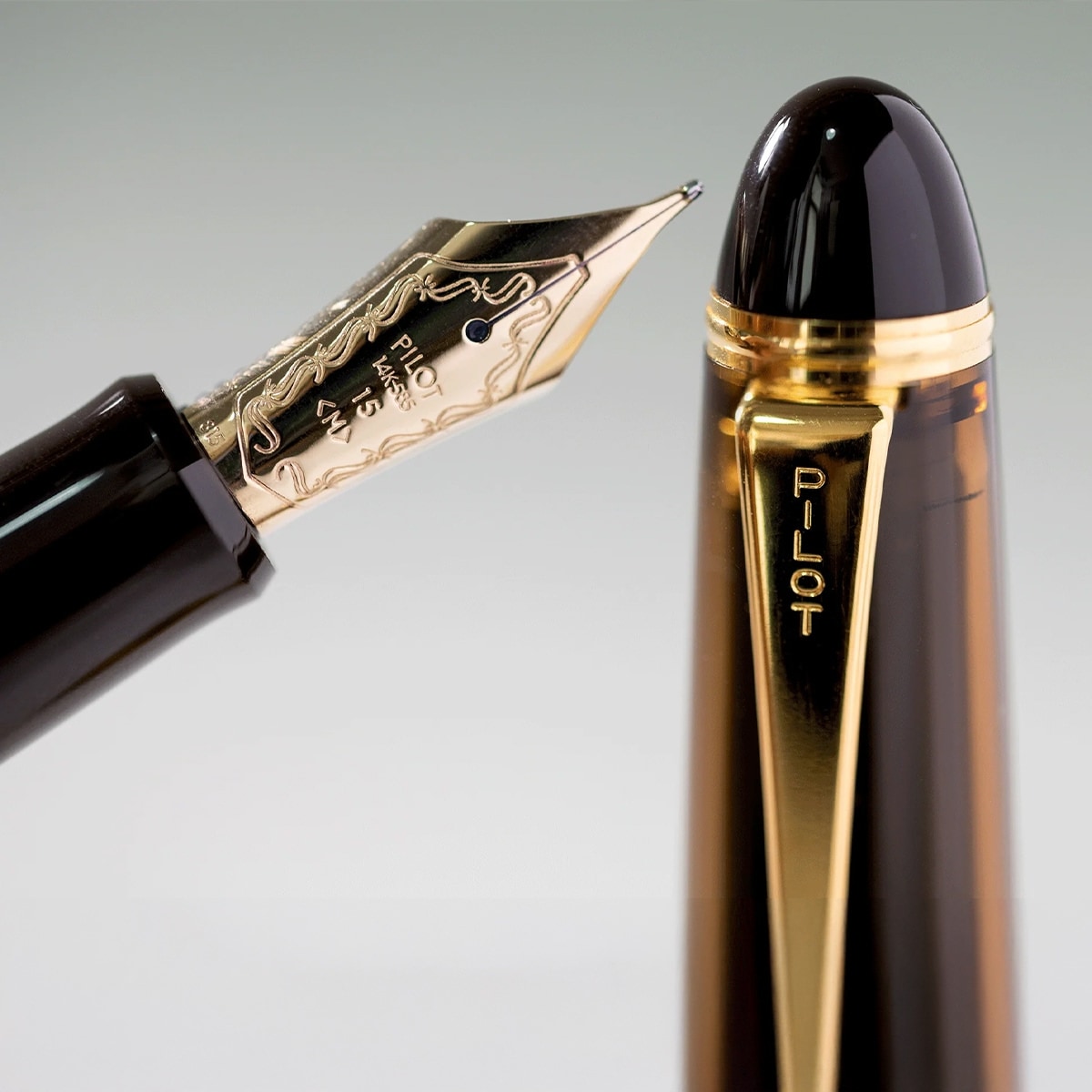 Penna stilografica Pilot Custom 823, 14Kt, marrone
