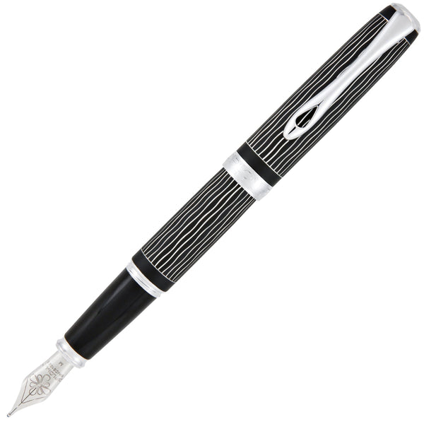 Diplomat, Penna stilografica Excellence A Plus, motivo Wave guilloché, colore Lapis Black