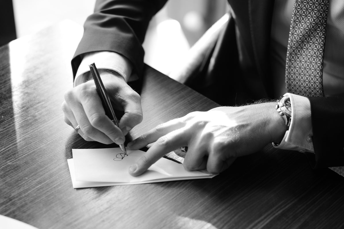 Unterschrift: Optimale Schreibgeräte und dokumentenechte Tinte