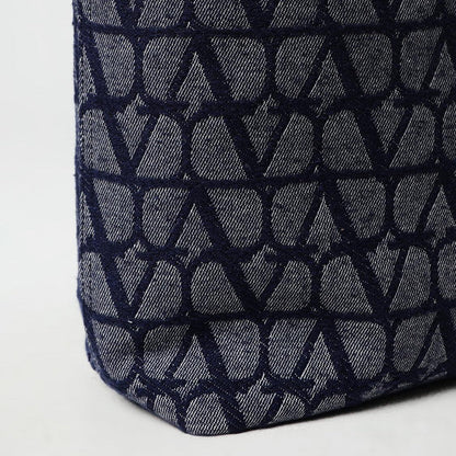 Valentino Garavani, borsa, blu jeans