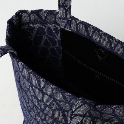 Valentino Garavani, borsa, blu jeans
